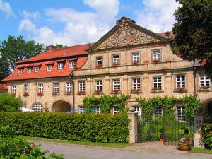 Der Ökonomiehof in Klosterlangheim, ehemalige Wirtschaftshof der Zisterzienser, bietet heute moderne und komfortable Ferienwohnungen.